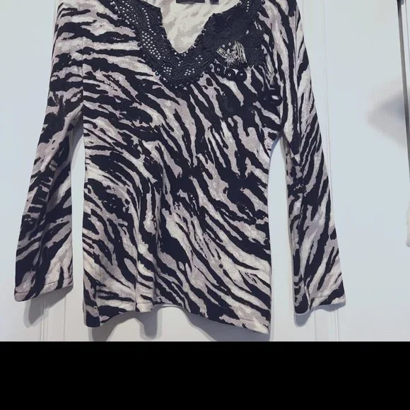 Motive-strechy sweater-zebra print-small-beaded-sequins - Picture 2 of 8
